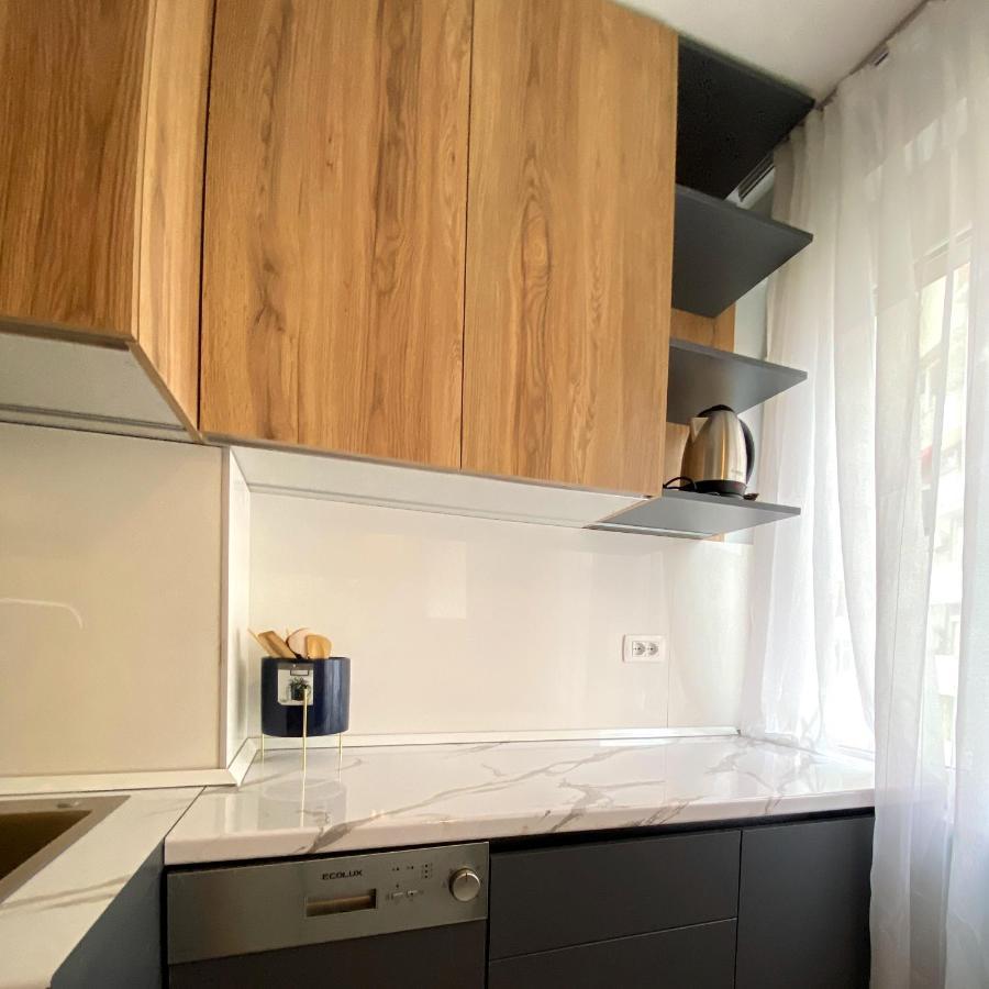 Centrally Located Glamorous Bright Apt Near Bazaar 티라나 외부 사진