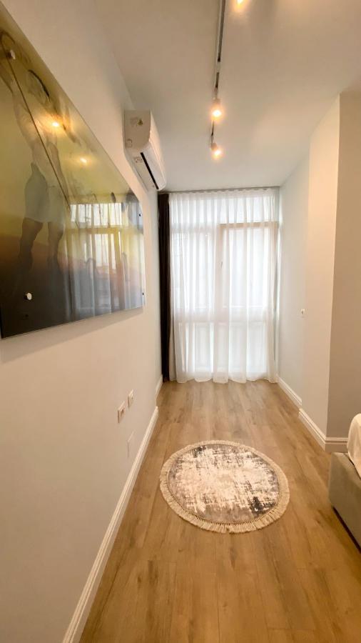 Centrally Located Glamorous Bright Apt Near Bazaar 티라나 외부 사진